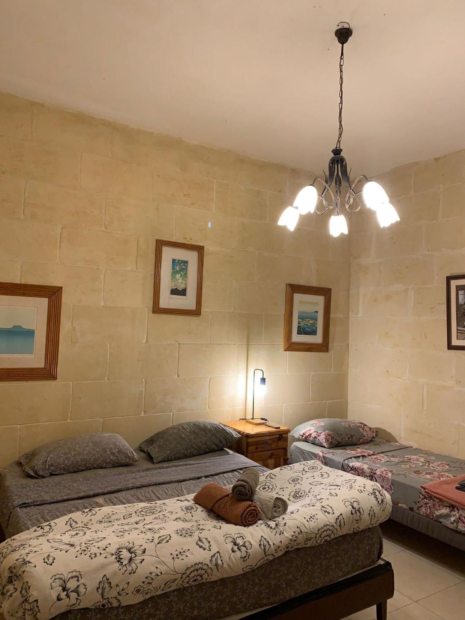 Gozo Island Escape Sleeps 4 With Private Bathroom Ghajn il-Kbira  외부 사진